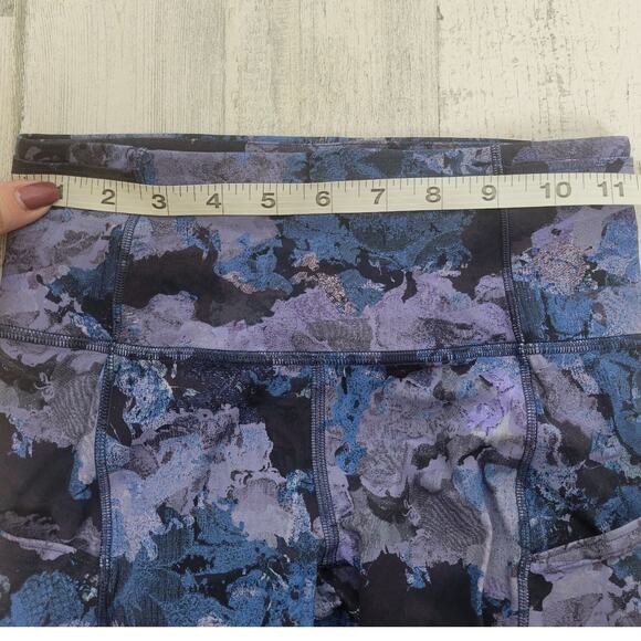 Lululemon Screen Camo Leggings Size 4 AS IS - Picture 11 of 13